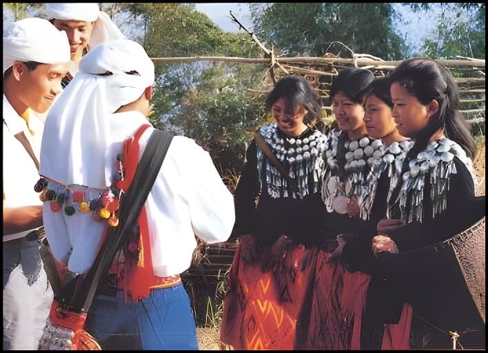 Cover image for NUM JAW NUM LA, HPU JA HPAGA, JIWOI MAUMWI
